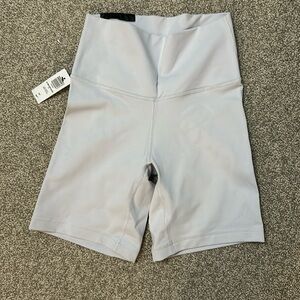 TNA Atmosphere 7” Shorts Ice Grey